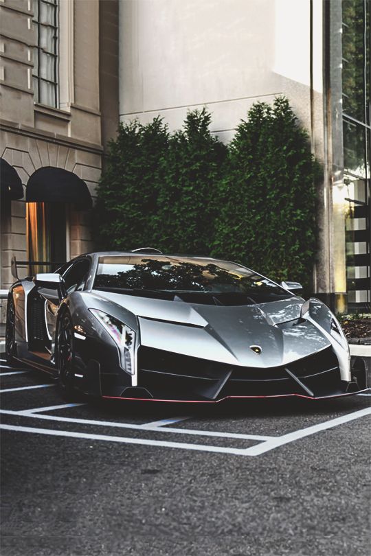 Veneno roadster
